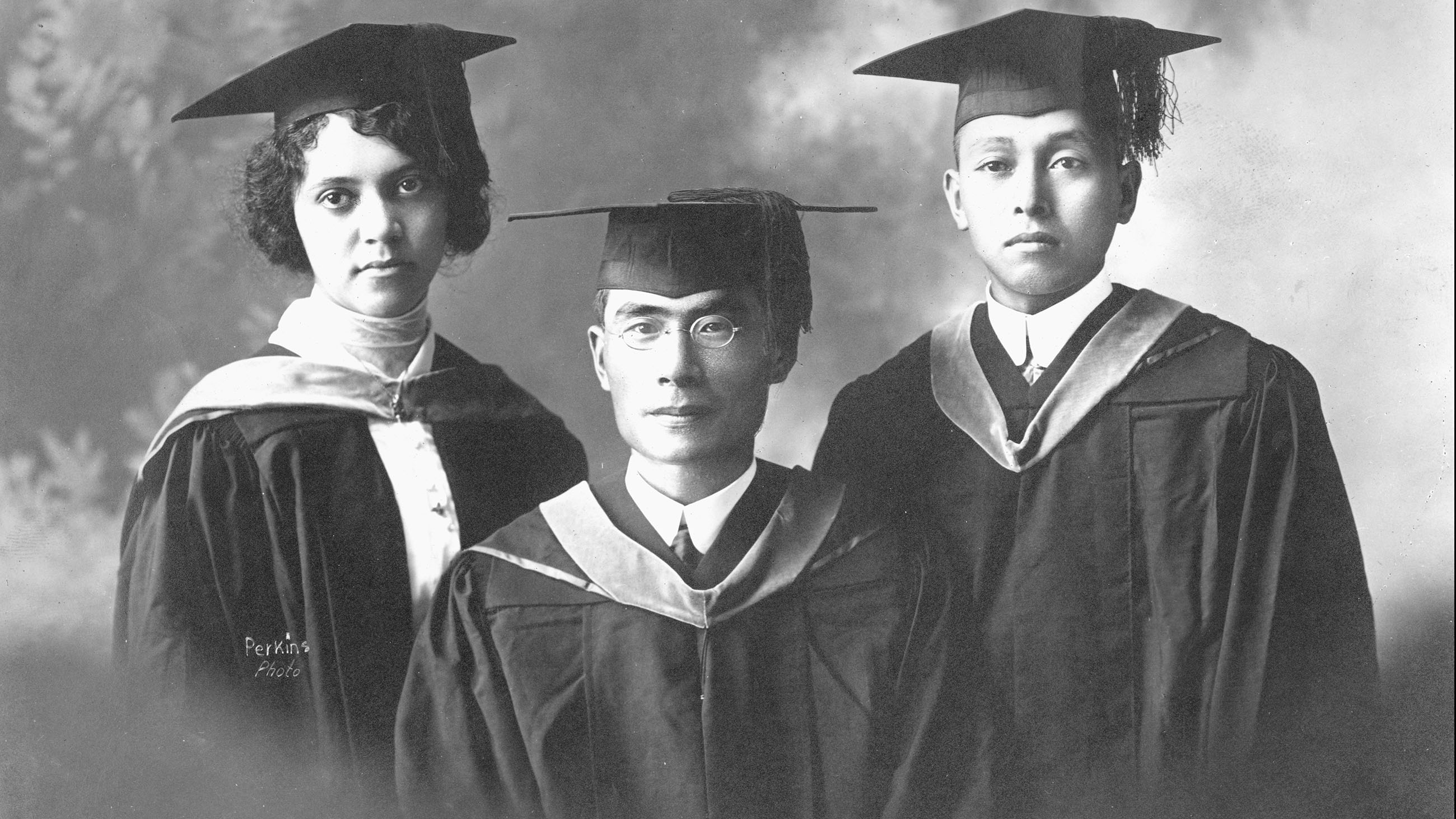 Alice Augusta Ball, left, alongside College of Hawaii classmates Yakichi Katsunari (center) and Tomoso Imai, earned a masters degree in chemistry in 1915. She went on to pioneer treatments for leprosy.