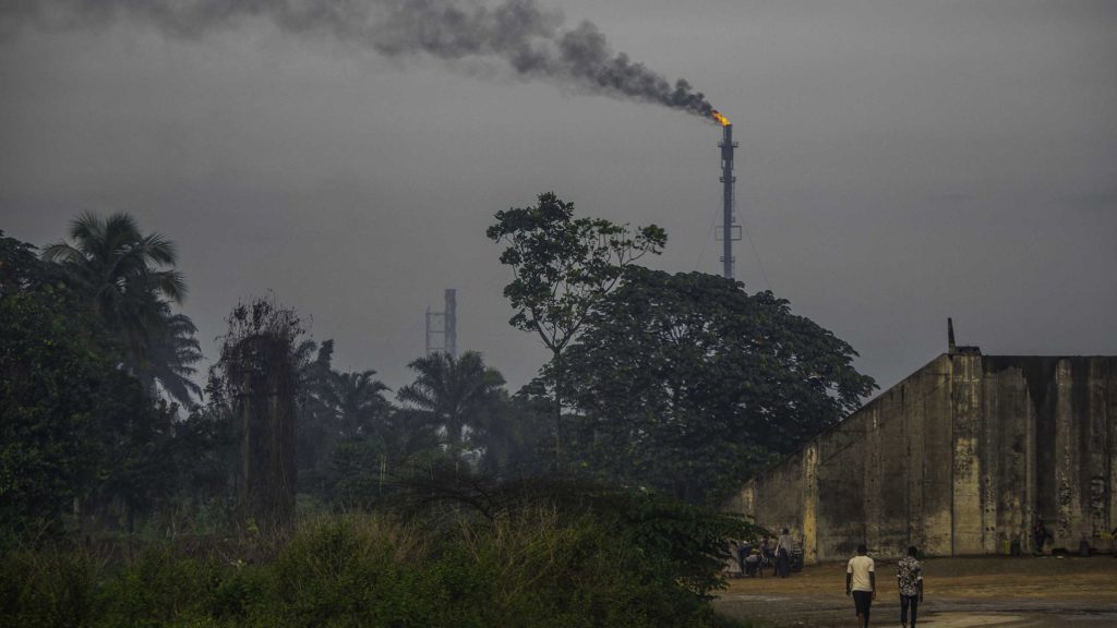 Amid Pollution and Political Indifference, Nigerians Struggle to Catch Their Breath